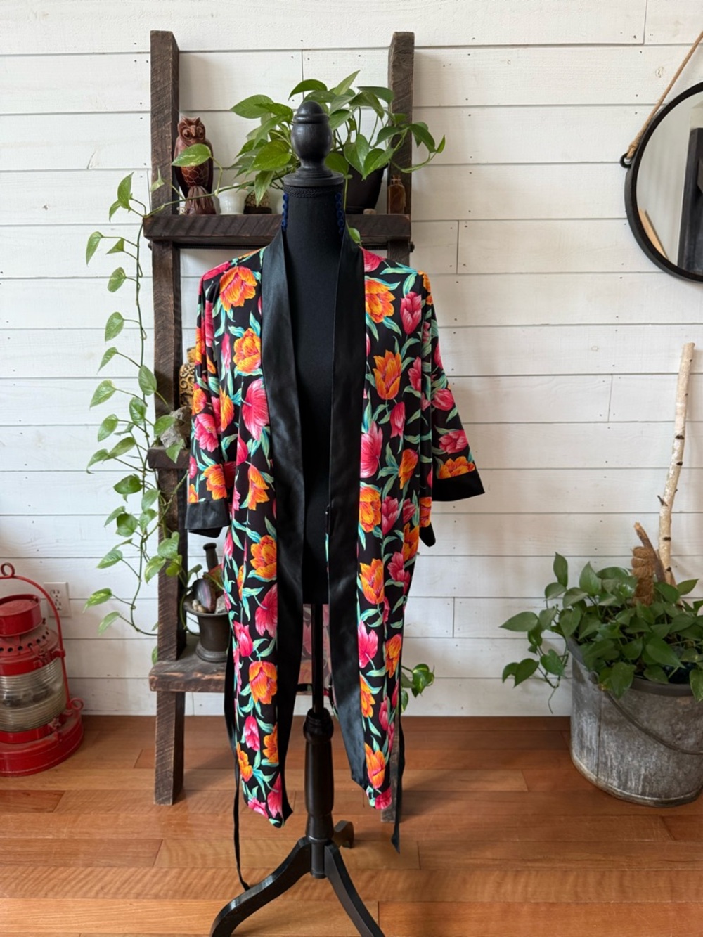 Black Floral Satin Kimono Bathrobe with Pink & Orange Tulip Blooms - Picture 9 of 17
